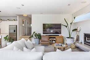 Executive State-Of-The-Art Home - Spa