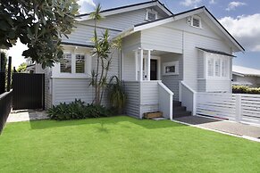 Executive State-Of-The-Art Home - Spa