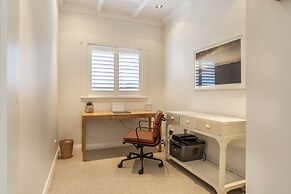 Executive State-Of-The-Art Home - Spa