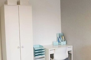 1-bed House - Sleeps 2 - Parking, Wifi