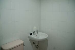 Spacious And Homey 3Br At Kondominium Rajawali Apartment