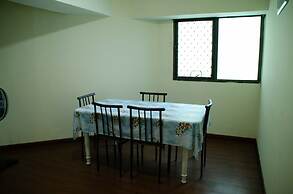 Spacious And Homey 3Br At Kondominium Rajawali Apartment