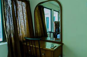 Spacious And Homey 3Br At Kondominium Rajawali Apartment