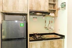 Cozy And Nice Studio At Grand Kamala Lagoon Apartment