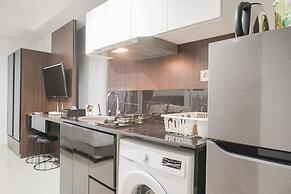 Nice And Comfort Studio At West Vista Apartment