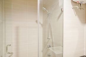 Nice And Comfort Studio At West Vista Apartment