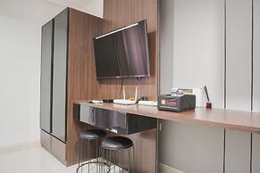 Nice And Comfort Studio At West Vista Apartment