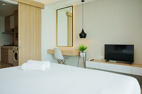 Comfy And Minimalist Studio At Embarcadero Bintaro Apartment