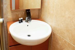 Cozy Stay Studio Apartment (No Kitchen) At Metropark Condominium Jabab