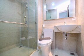 Comfortable And Minimalist 2Br At Gold Coast Apartment