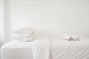 Stunning Studio Apartment At Belmont Residence Puri