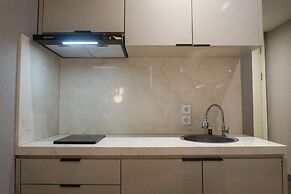 Elegant Modern Luxurious Studio Apartment At Benson Tower Supermall Ma