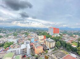 Luxurious 2Br Apartment At Parahyangan Residence