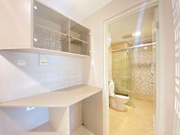 Luxurious 2Br Apartment At Parahyangan Residence