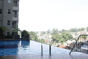 Luxurious 2Br Apartment At Parahyangan Residence