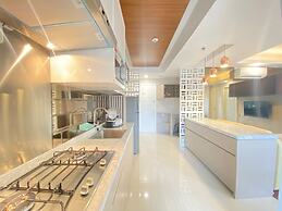 Luxurious 2Br Apartment At Parahyangan Residence