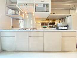 Luxurious 2Br Apartment At Parahyangan Residence