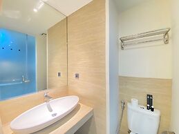 Modern Studio Room With Jacuzzi At Art Deco Apartment