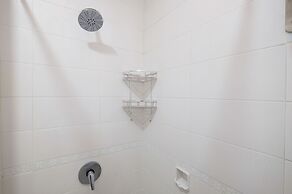 Comfy And Minimalist Studio At City Home Moi Apartment