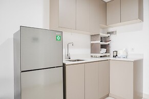 Stunning And Strategic 2Br Gold Coast Apartment Near Pik