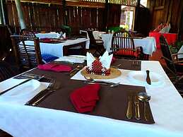 Mathioya River Lodge