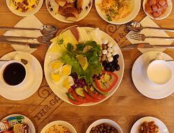 The Golden Pera's Hotel & Spa