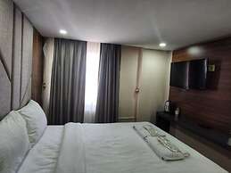 The Golden Pera's Hotel & Spa