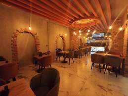 The Golden Pera's Hotel & Spa