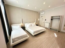 Cadorna Luxury Hotel