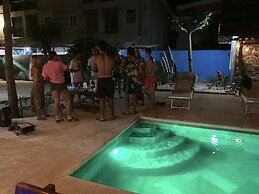 TamaHostel & Glamping