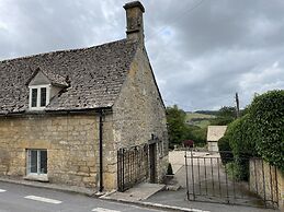 Stunning Cotswold Cottage in Snowshill Broughwood