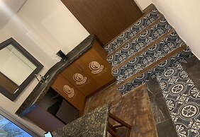 Cancún Plaza Hotel & Hostal