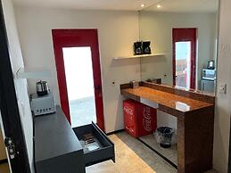 Cancún Plaza Hotel & Hostal