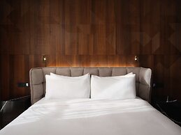 Iceland Parliament Hotel, Curio Collection By Hilton