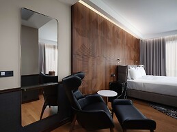 Iceland Parliament Hotel, Curio Collection By Hilton