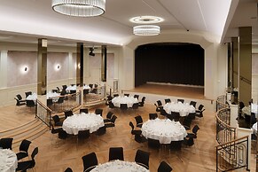 Iceland Parliament Hotel, Curio Collection By Hilton