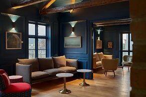 Iceland Parliament Hotel, Curio Collection By Hilton