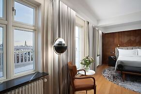 Iceland Parliament Hotel, Curio Collection By Hilton
