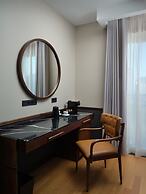 Iceland Parliament Hotel, Curio Collection By Hilton