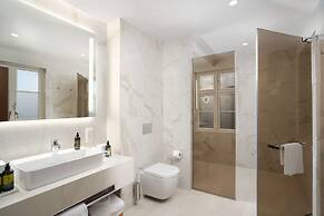 Iceland Parliament Hotel, Curio Collection By Hilton