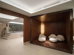 Iceland Parliament Hotel, Curio Collection By Hilton