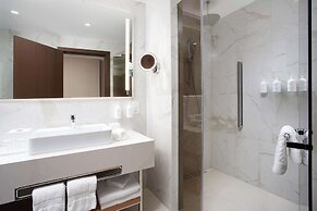 Iceland Parliament Hotel, Curio Collection By Hilton