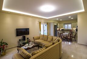 Alegria Holiday Home