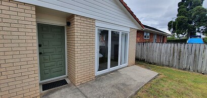 Cheerful 3BR Home - Free WiFi & Netflix