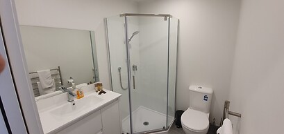 Cheerful 3BR Home - Free WiFi & Netflix