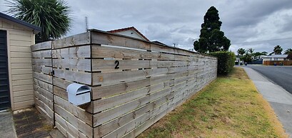 Cheerful 3BR Home - Free WiFi & Netflix