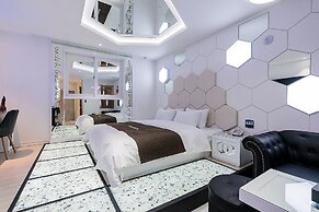 Theban Hotel