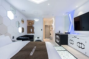 Theban Hotel