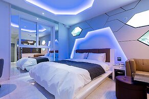 Theban Hotel