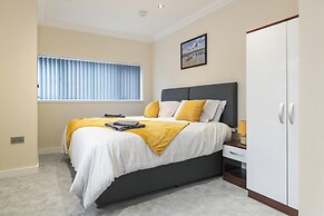 Ocean Waves - Ground Floor Apartment Pet Friendly Enclosed Garden